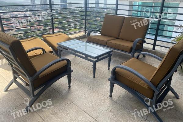 Venta de apartamento en golf tower, altos del golf