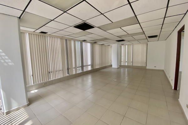 Venta oficina , area bancaria, bella vista