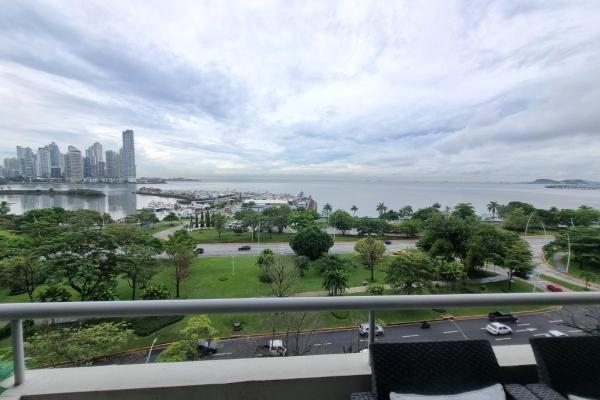 Spectacular apartment with ocean view for sale