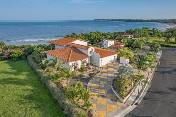 Beachfront villa in costa pedasi