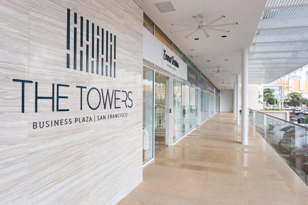 Local en calle 50, the towers