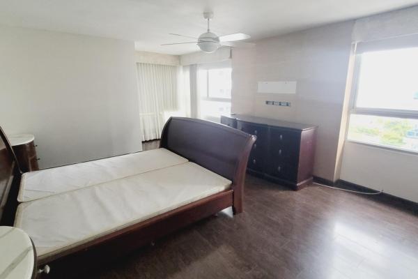 Bargain for sale at edf bahia marbella 1