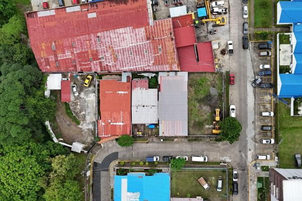 Commercial lot for sale or rent in linda vista