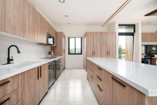 Encantadora casa costera en venta en coco beach, panamá