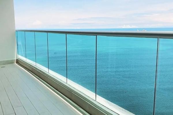 Apartment with spectacular ocean view