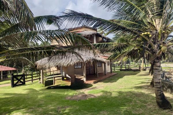 Venta de casa frente al mar en colon