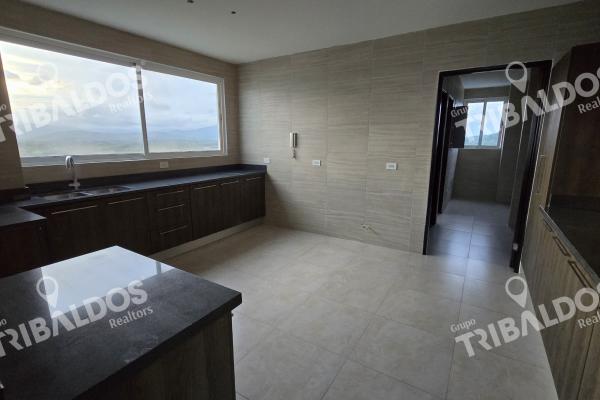 Venta de apartamento en ocean waves nueva gorgona
