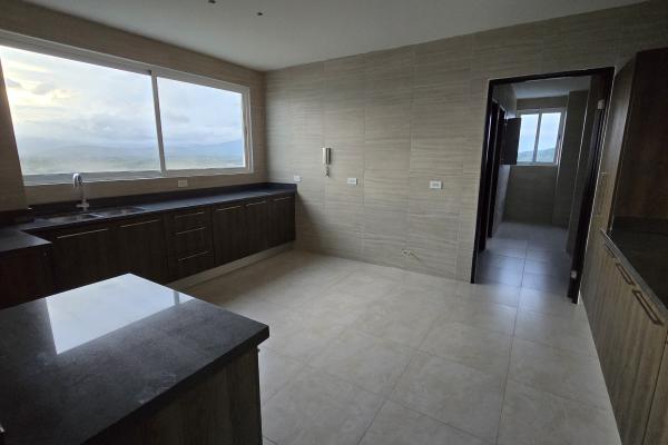 Sale of apartment in ocean waves nueva gorgona