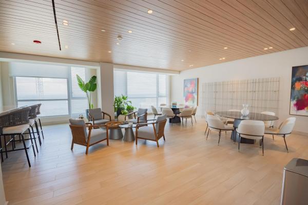Beach club residences, ocean reef island