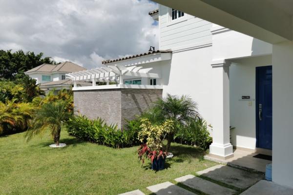 Bijao beach club & residences