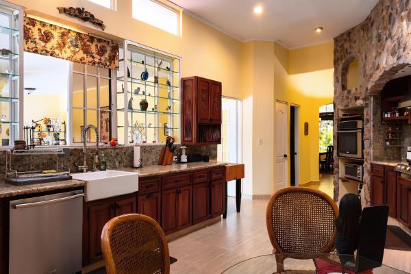 Mountain home for sale | altos del maría panama