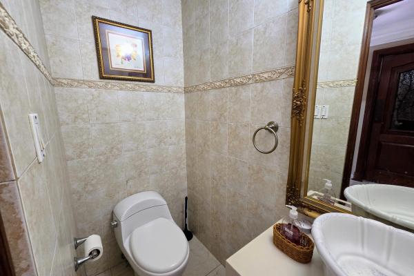House for sale in condado del rey