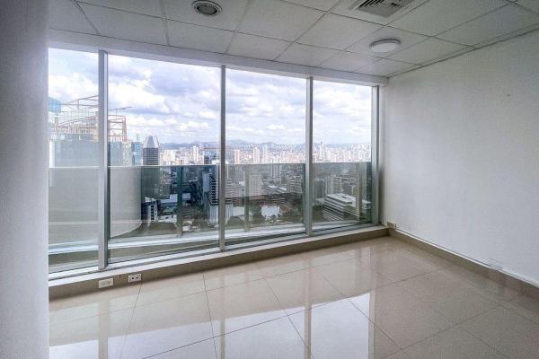 Office in el tornillo