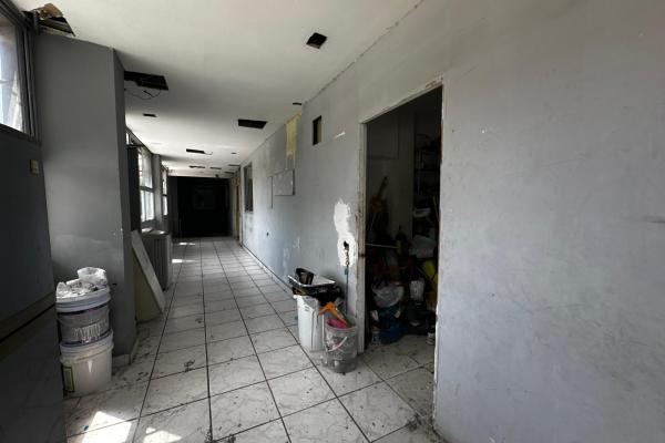 Commercial building for sale