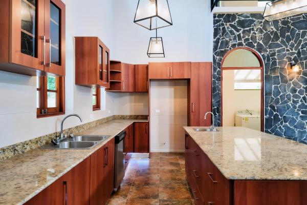 Se vende impresionante casa con vistas al mar en altos del maría