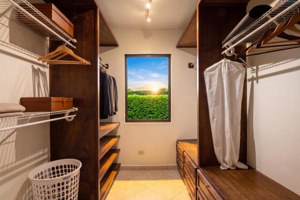Two villas with 6 bedrooms and mountain views