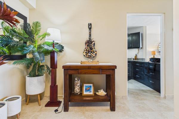 4 bdrm beachfront condo newly renovated coronado