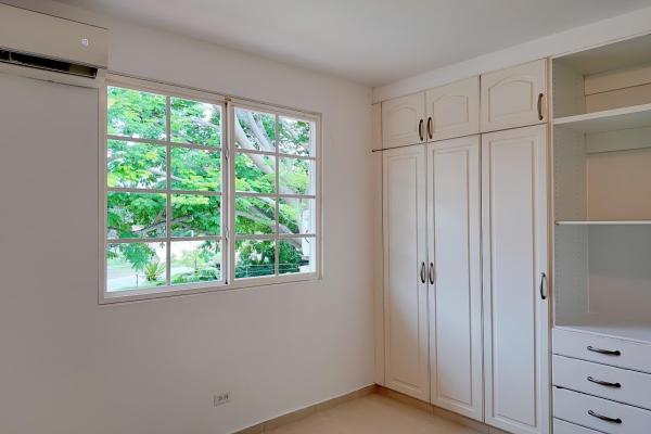 Alquiler de casa unifamiliar en esquina – costa sur, villa valencia