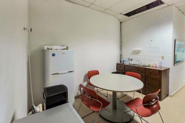 Commercial premises for sale in tumba muerto