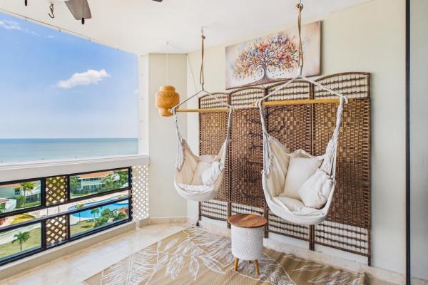 4 bdrm beachfront condo newly renovated coronado