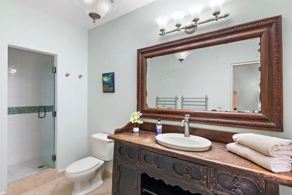 Rare 3-bedroom corner condo in valle escondido