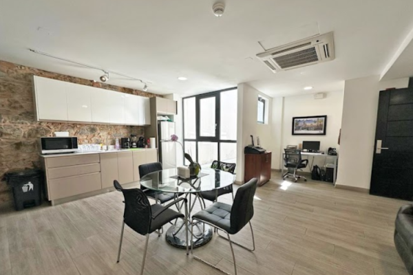 Venta de oficina en casa pérez alemán, casco antiguo