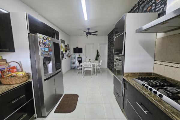 Venta de casa unifamiliar en fuente del fresno condado del rey remodelada