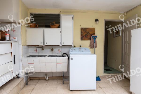 Venta de casa con amplio terreno en altos del golf, parque lefevre