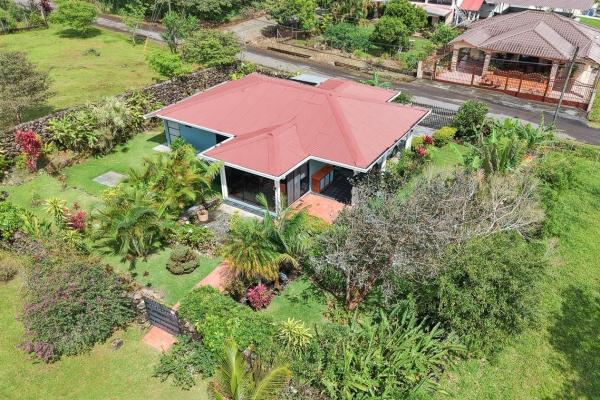 Welcoming home in oriana, alto boquete