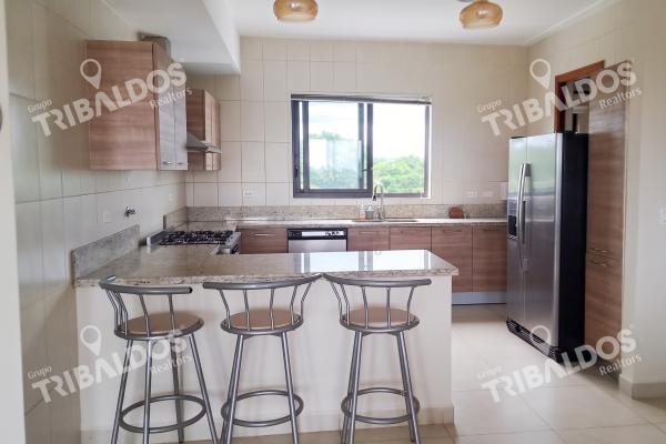 Venta de apartamento en ph hoyo 18 islamar, vista mar