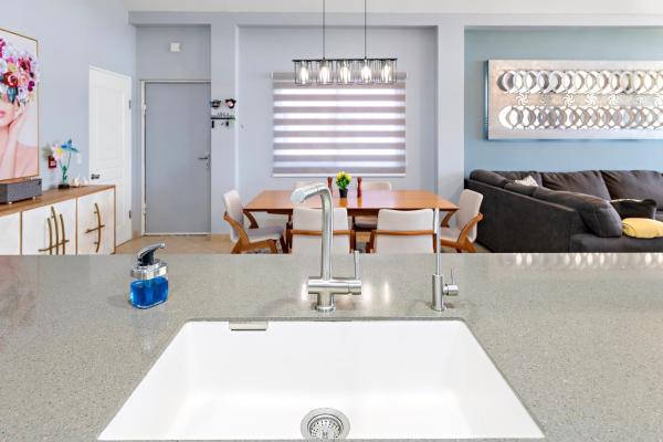 Apartamento de 3 rec. frente al mar en playa la barqueta panamá