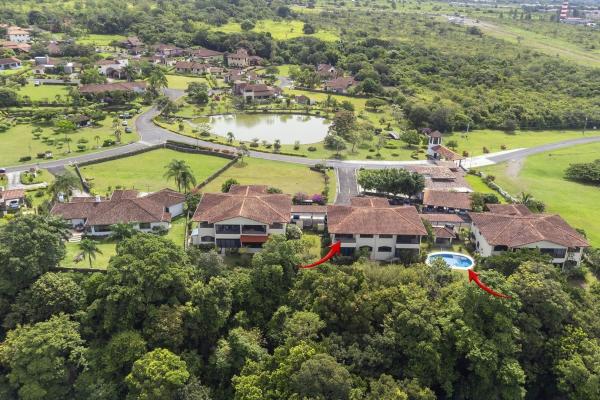 Condominio de 2 rec. en los molinos boquete