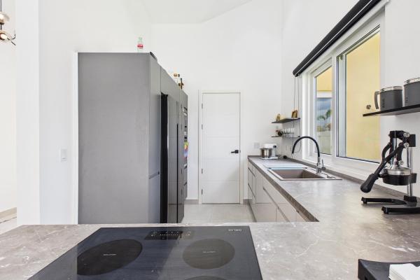 Beautiful modern 2 bdrm home with pool