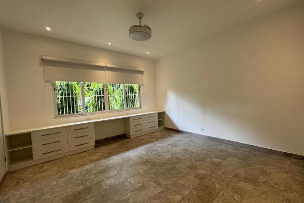 Venta o alquiler de espectacular casa en altos del golf con piscina