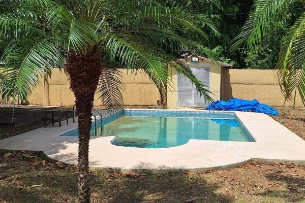 House with pool on the main road of nueva gorgona