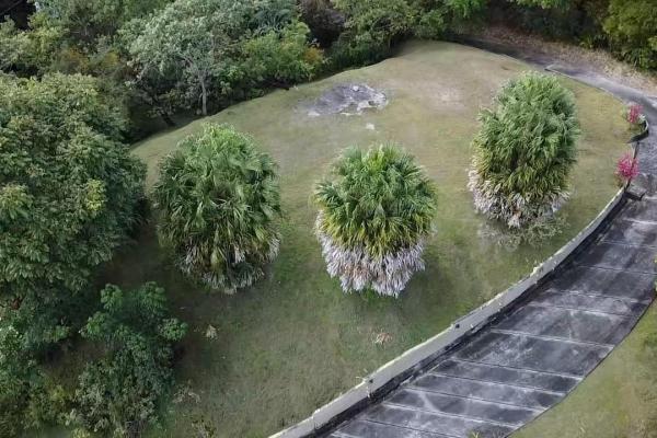 Casita de montaña y gran terreno