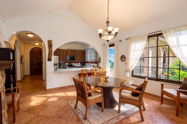 Two villas with 6 bedrooms and mountain views