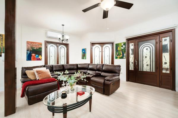 Beautifully maintained 3-bedroom home with guest s