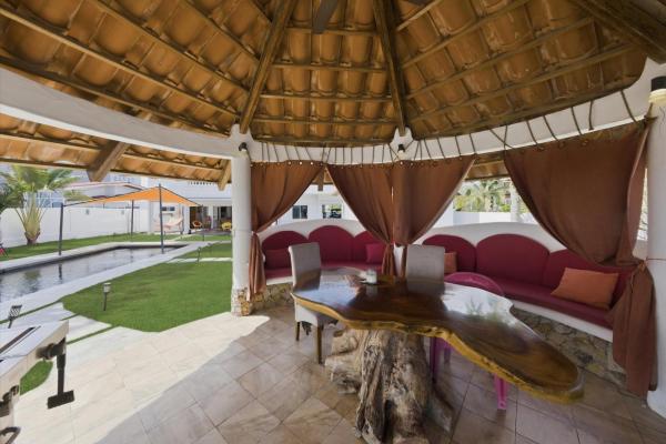 Oceanfront estate — playa malibu, panama