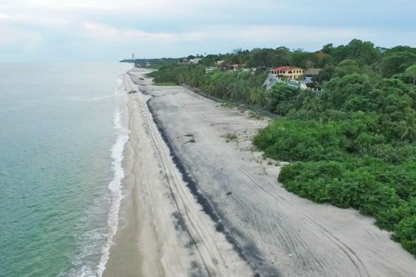 Venta de casa de playa en sea cliff, con piscina