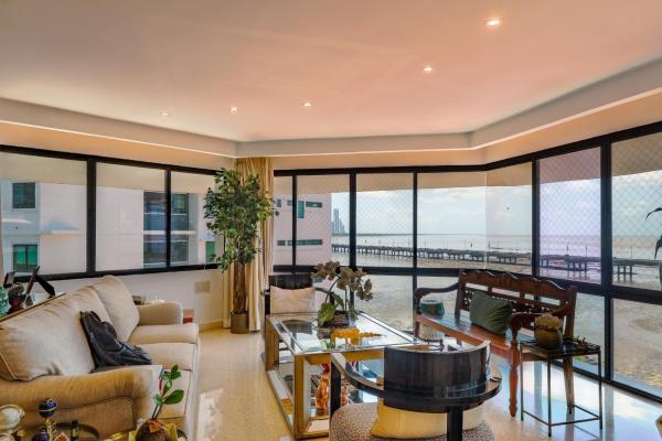 Sale of apartment in coco del mar, facing the sea, marina del rey