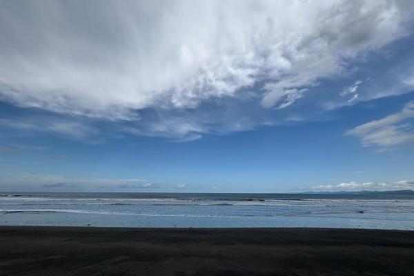 +9 hectáreas de terreno plano frente al mar en venta