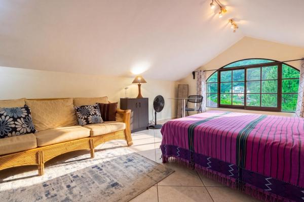 Two villas with 6 bedrooms and mountain views