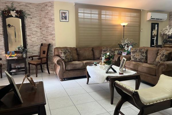 Venta casa espaciosa en brisas del golf