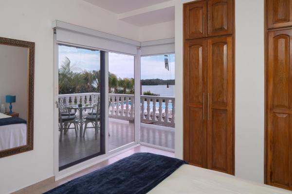 Casa frente a la playa de 4 habitaciones con piscina en boca chica
