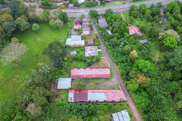 Propiedad comercial y residencial