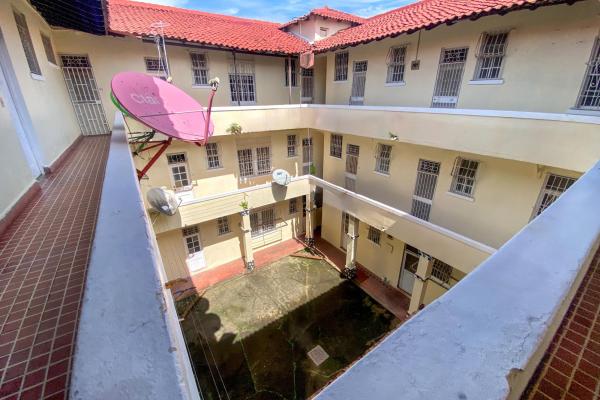 Venta de edificio rentando la riviera en colón