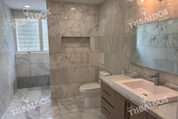 Venta o alquiler de espectacular casa en altos del golf con piscina
