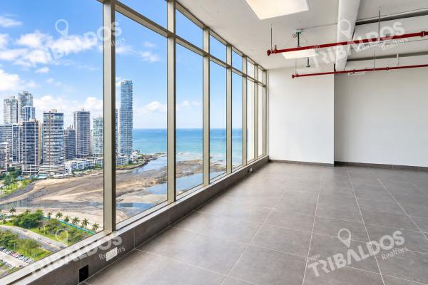 Alquiler oficina sin divisiones en torre bicsa, avenida balboa