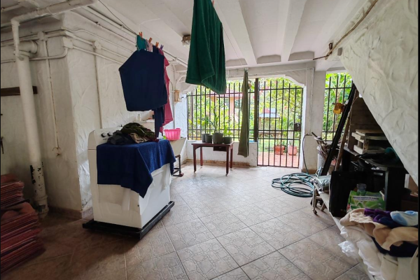 Sale of house in albrook